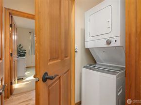 107 Jacolet Lane NW 107, Bainbridge Island WA 98110