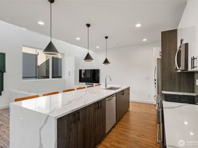 6719 Carleton Avenue S B, Seattle WA 98108