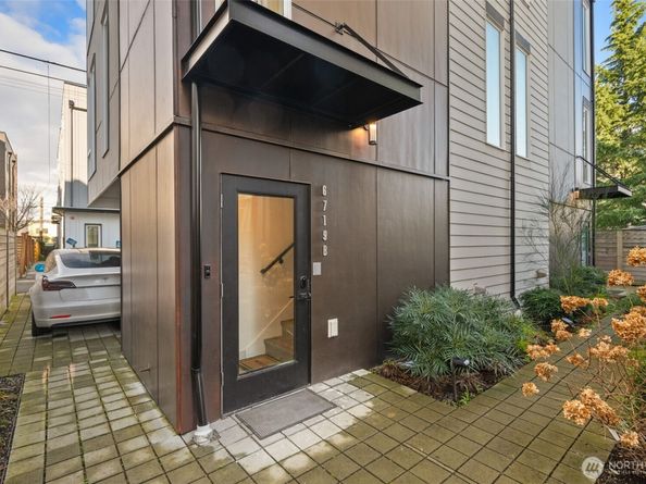 6719 Carleton Avenue S B, Seattle WA 98108