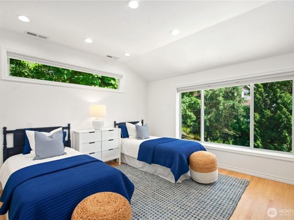 4465 W Mercer Way, Mercer Island WA 98040