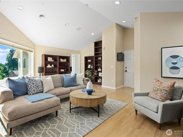 4465 W Mercer Way, Mercer Island WA 98040