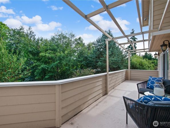 4465 W Mercer Way, Mercer Island WA 98040