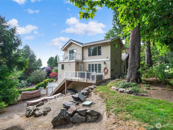 4465 W Mercer Way, Mercer Island WA 98040