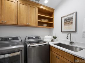 4465 W Mercer Way, Mercer Island WA 98040