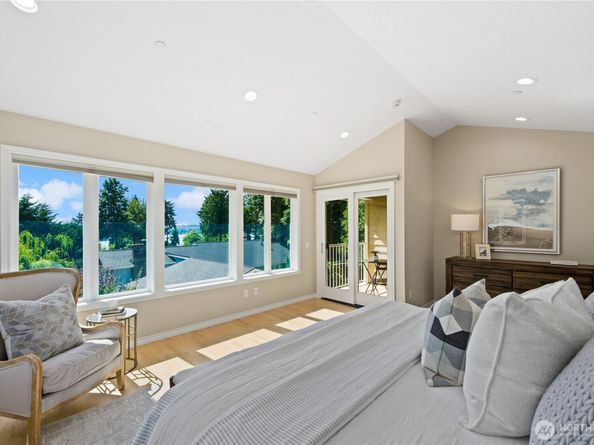 4465 W Mercer Way, Mercer Island WA 98040