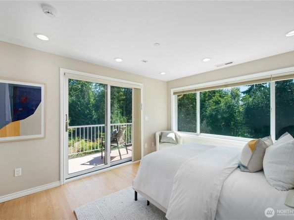 4465 W Mercer Way, Mercer Island WA 98040