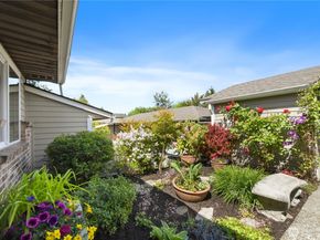 612 Kirkland Avenue A4, Kirkland WA 98033