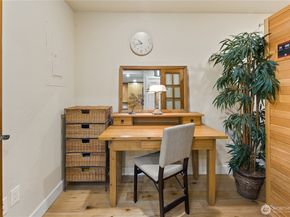 612 Kirkland Avenue A4, Kirkland WA 98033