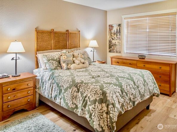 612 Kirkland Avenue A4, Kirkland WA 98033