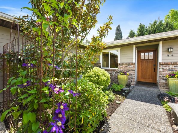 612 Kirkland Avenue A4, Kirkland WA 98033