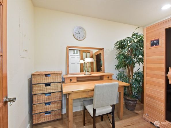 612 Kirkland Avenue A4, Kirkland WA 98033