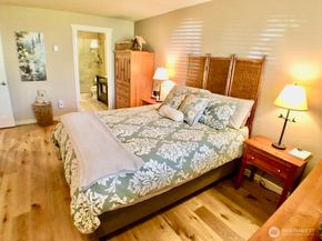 612 Kirkland Avenue A4, Kirkland WA 98033