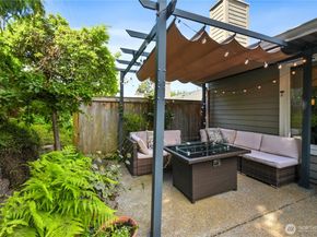612 Kirkland Avenue A4, Kirkland WA 98033
