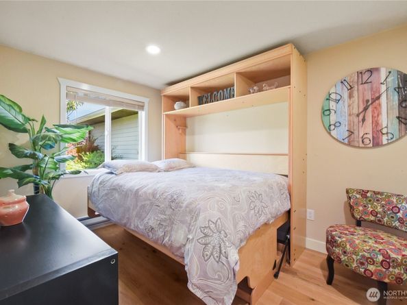 612 Kirkland Avenue A4, Kirkland WA 98033