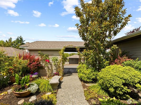 612 Kirkland Avenue A4, Kirkland WA 98033