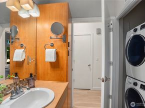 511 7th Avenue 103, Kirkland WA 98033