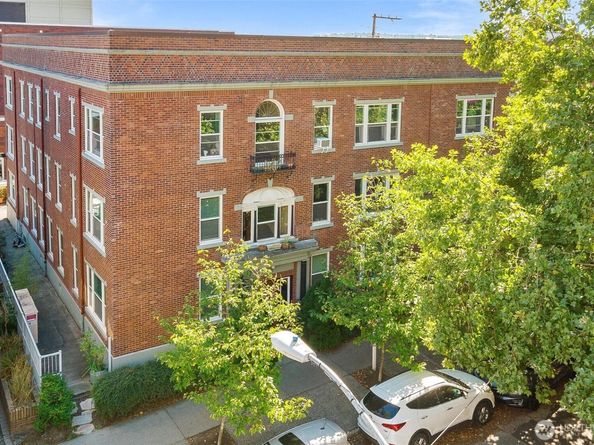905 NE 43rd Street 111, Seattle WA 98105
