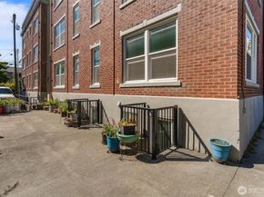 905 NE 43rd Street 111, Seattle WA 98105