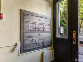 905 NE 43rd Street 111, Seattle WA 98105