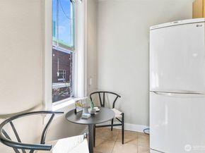 905 NE 43rd Street 111, Seattle WA 98105