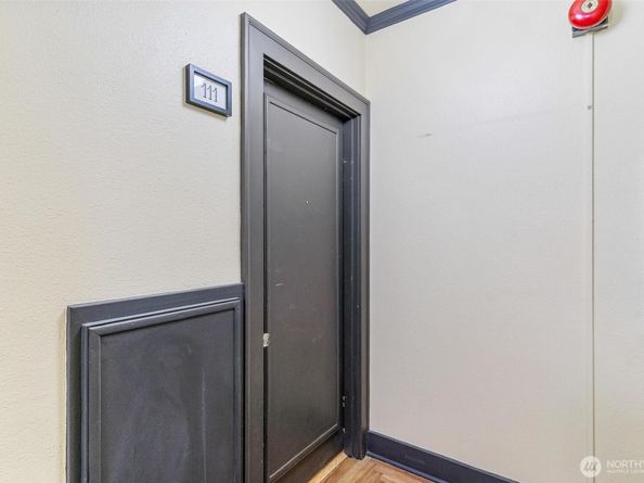 905 NE 43rd Street 111, Seattle WA 98105