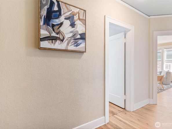 905 NE 43rd Street 111, Seattle WA 98105