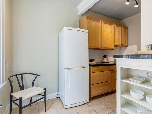 905 NE 43rd Street 111, Seattle WA 98105