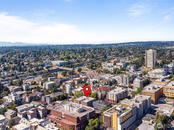 905 NE 43rd Street 111, Seattle WA 98105