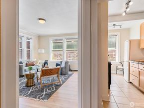 905 NE 43rd Street 111, Seattle WA 98105