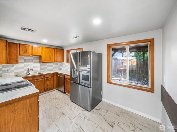 4908 236th ST SW, Mountlake Terrace WA 98043