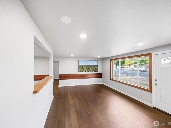 4908 236th ST SW, Mountlake Terrace WA 98043