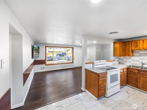 4908 236th ST SW, Mountlake Terrace WA 98043