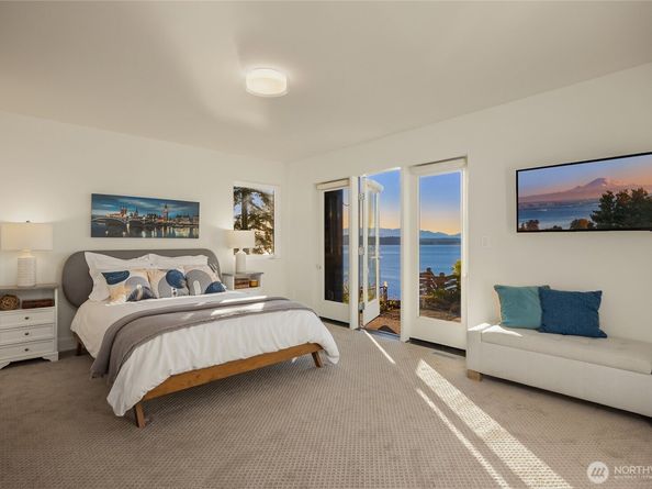 12145 Arrow Point Loop NE, Bainbridge Island WA 98110
