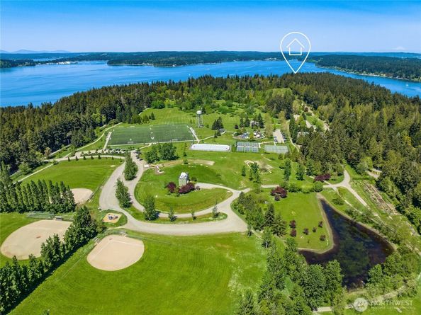 12145 Arrow Point Loop NE, Bainbridge Island WA 98110