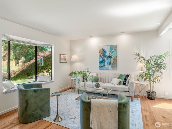 11627 NE 75th Street, Kirkland WA 98033