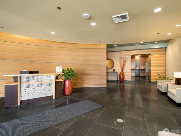 820 Blanchard Street 1609, Seattle WA 98121