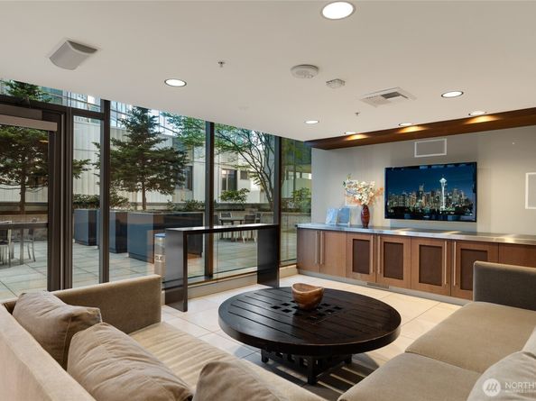 820 Blanchard Street 1609, Seattle WA 98121