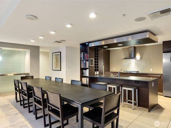 820 Blanchard Street 1609, Seattle WA 98121