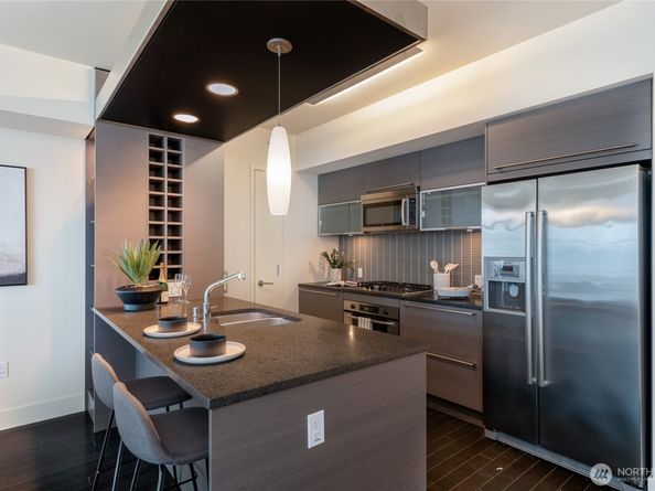 820 Blanchard Street 1609, Seattle WA 98121