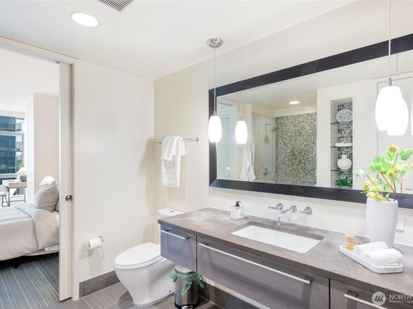 820 Blanchard Street 1609, Seattle WA 98121