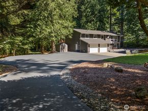 25260 SE Mirrormont Way, Issaquah WA 98027