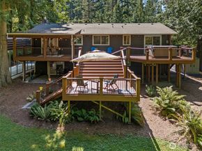 25260 SE Mirrormont Way, Issaquah WA 98027