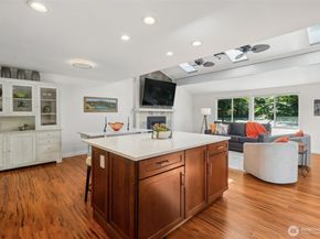25260 SE Mirrormont Way, Issaquah WA 98027