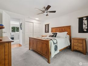 25260 SE Mirrormont Way, Issaquah WA 98027