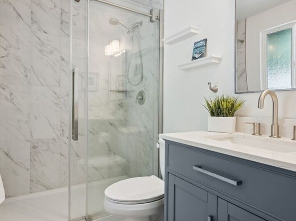 25260 SE Mirrormont Way, Issaquah WA 98027