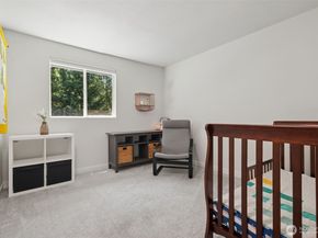 25260 SE Mirrormont Way, Issaquah WA 98027