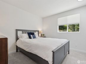 25260 SE Mirrormont Way, Issaquah WA 98027
