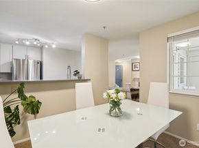 949 Aberdeen Avenue NE C208, Renton WA 98056