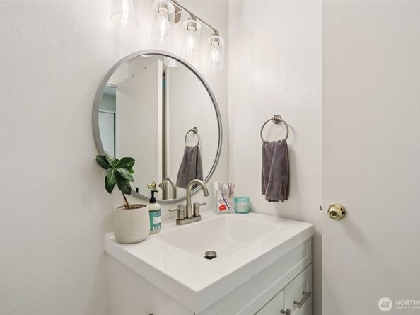 949 Aberdeen Avenue NE C208, Renton WA 98056