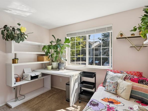 949 Aberdeen Avenue NE C208, Renton WA 98056